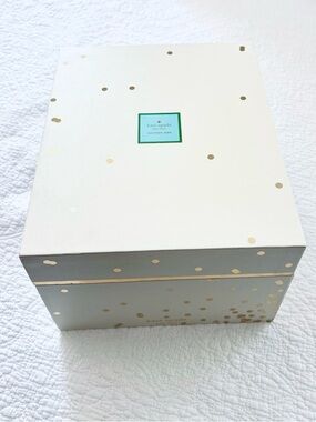 ❗️Kate Spade Nesting White Box with Gold Dot Accents